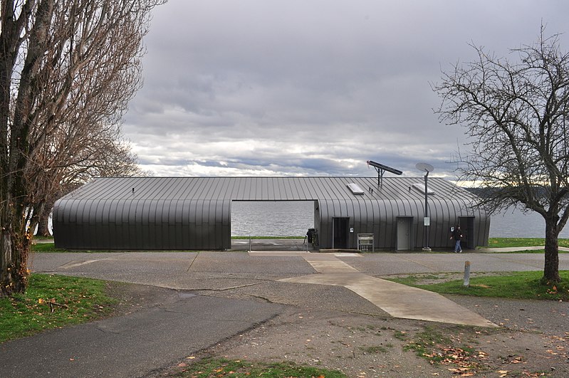 File:Magnuson Park bathhouse 02.jpg