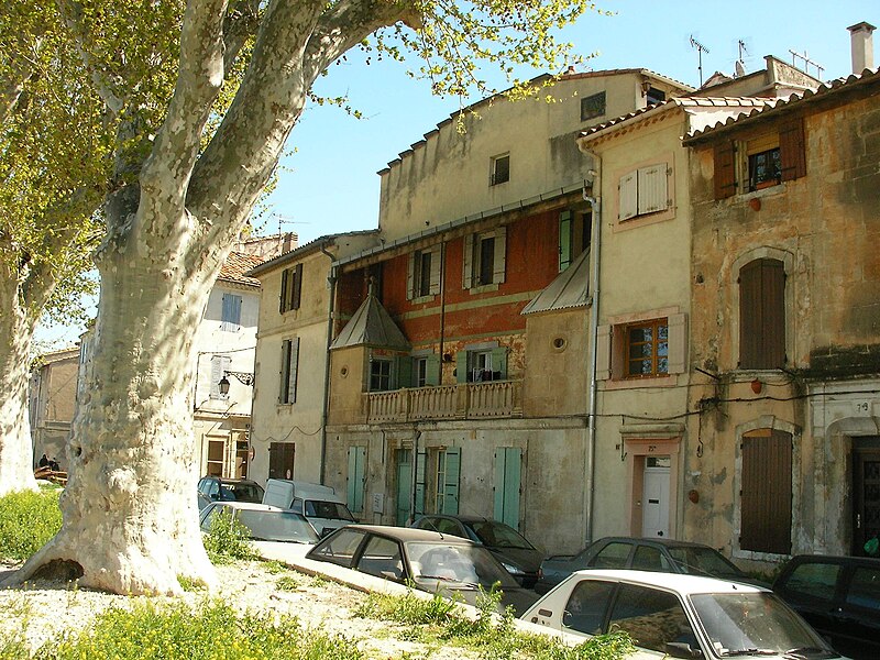 File:Maisons (Arles) (1).jpg