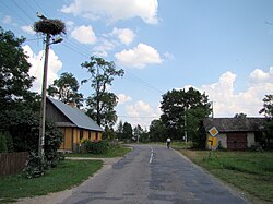 Strada attraverso il villaggio