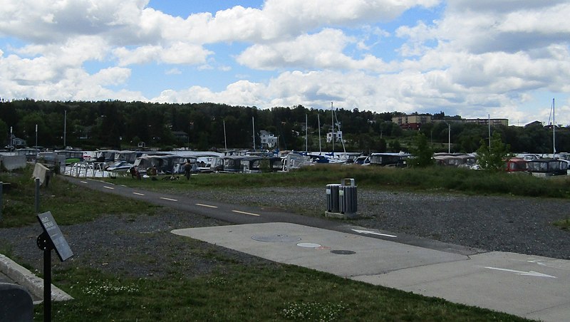 File:Marina Lac Megantic.jpg