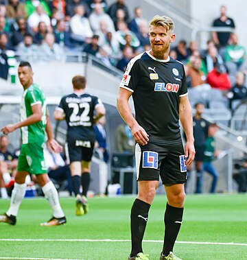 File:Michael Almebäck, Hammarby-Örebro 2018-08-20-23.jpg