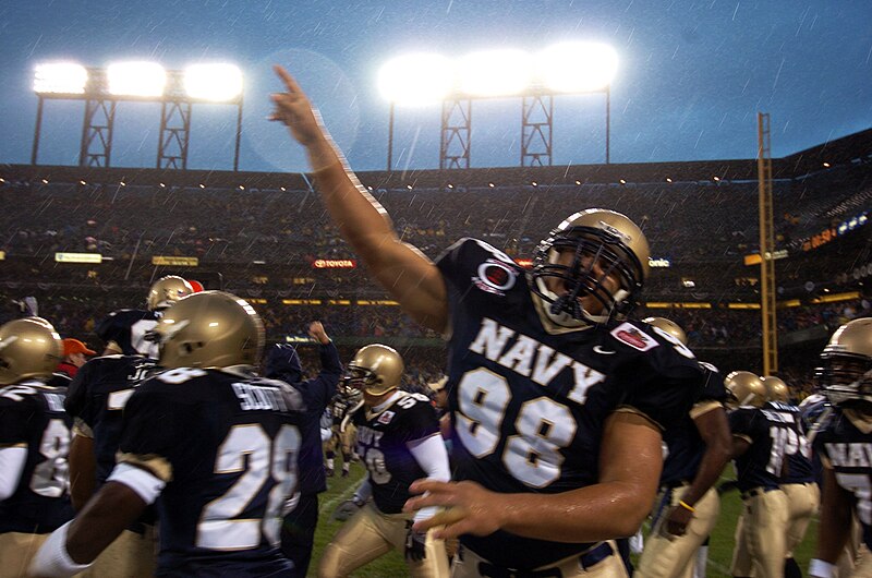 File:Midshipmen celebrate 2004 Emerald Bowl win 041230-N-9693M-709.jpg