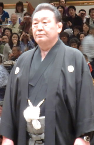 <span class="mw-page-title-main">Mienoumi Tsuyoshi</span> Japanese sumo wrestler