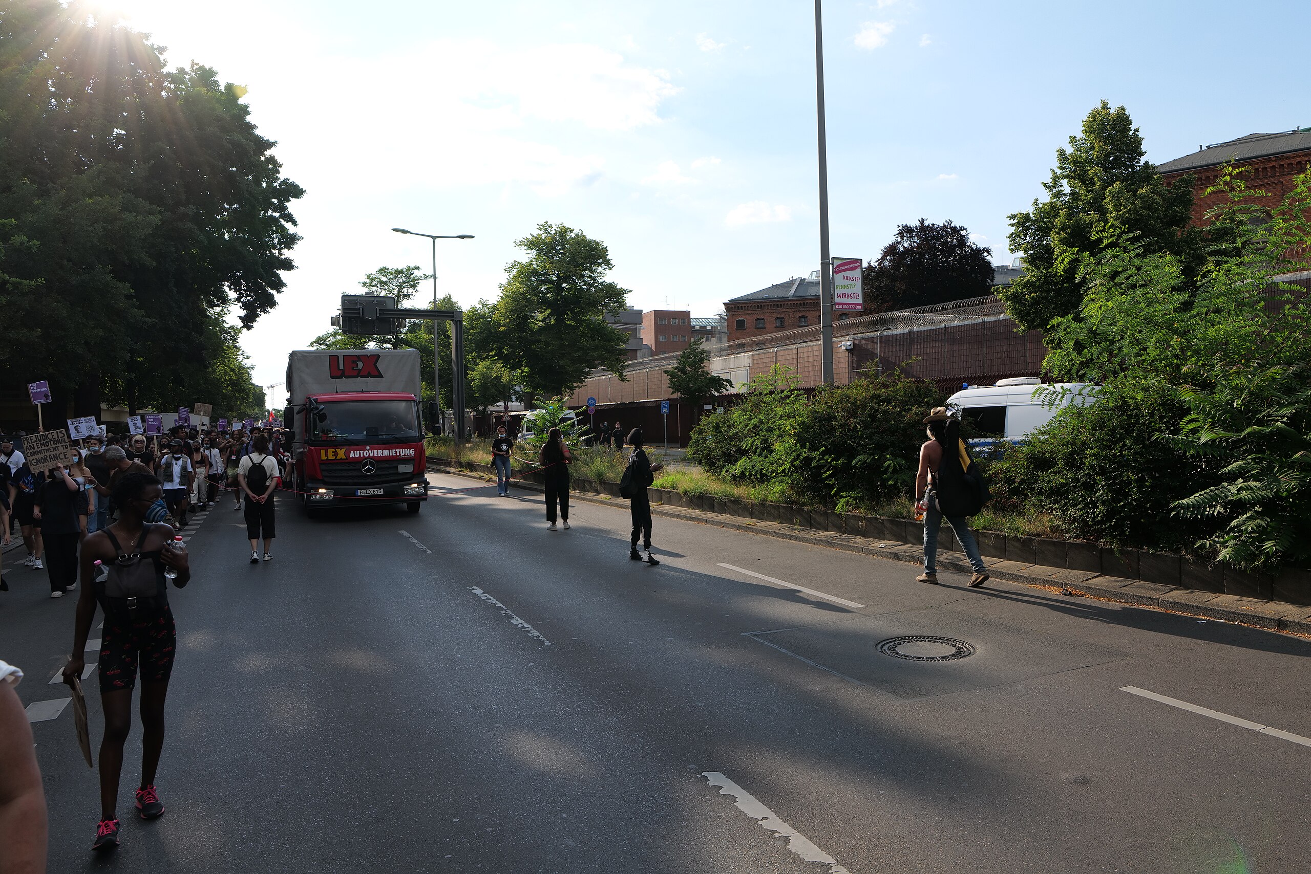 File:Migrantifa demonstration Berlin 2020-07-18 115.jpg - Wikimedia Commons