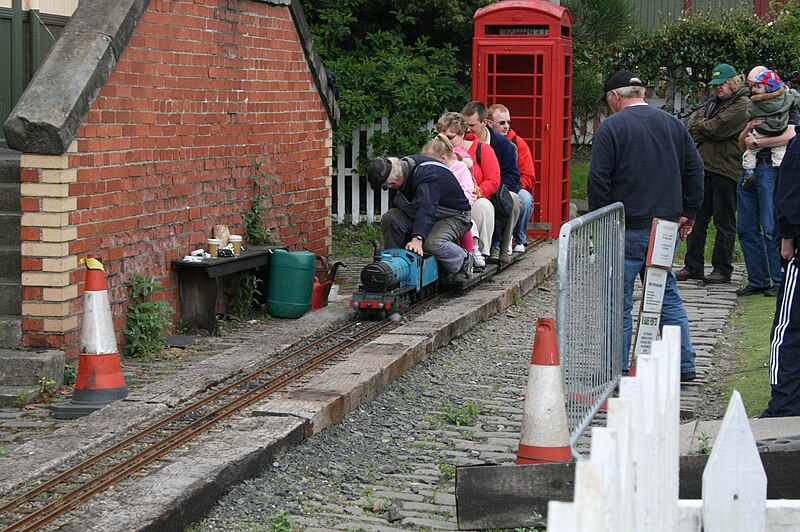 File:Mini train at Boness & kinnel. - panoramio.jpg