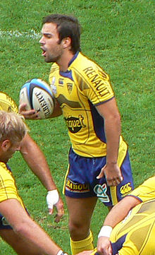 Parra directing his forwards Morgan Parra.jpg