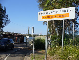 Sign announcing the Mortlake approach to the Ferry MortlakePunt2.JPG