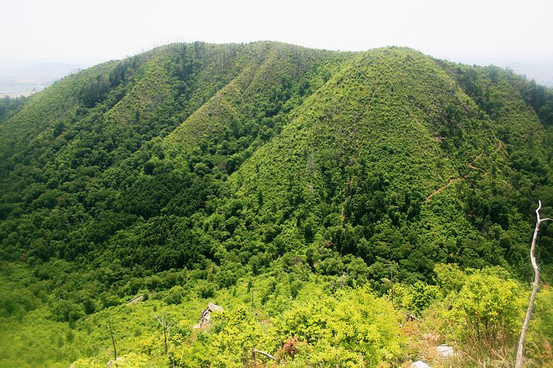 File:Mount Gongen Kakamigahara 2008-06-01.jpg