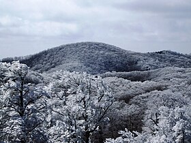 Utsikt over Mount Myōjin fra øst.