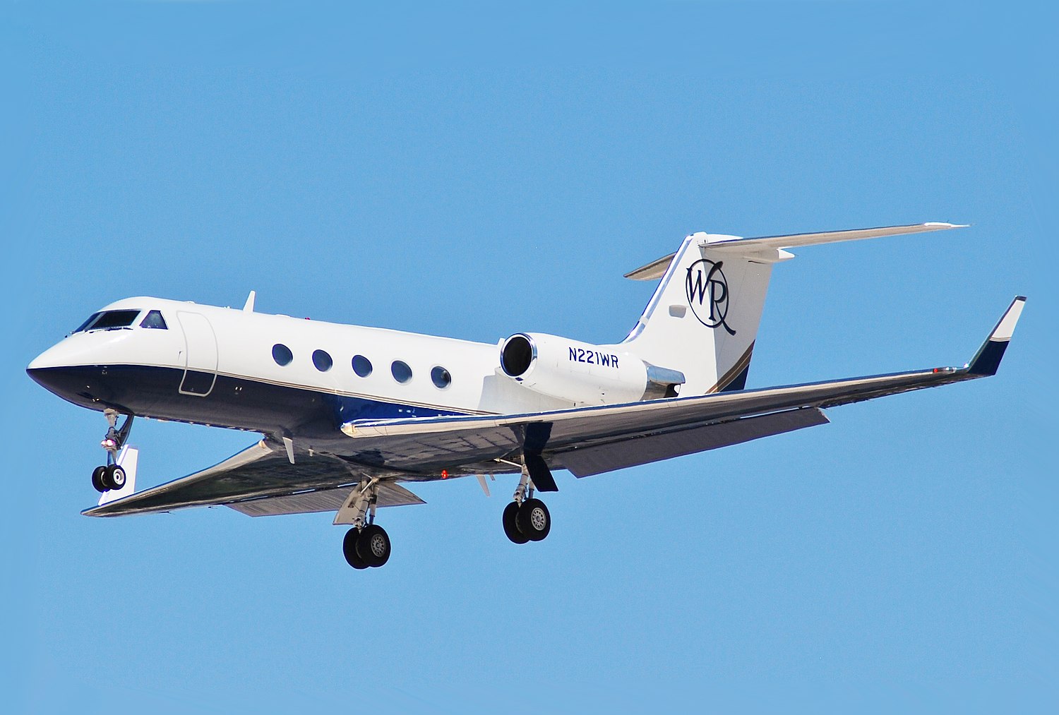 51 Gulfstream G450 Stock Photos, High-Res Pictures, and Images