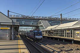 NJT train Newark Airport Station NJ1.jpg