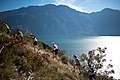 Coureurs avec vue sur le lac de Garde