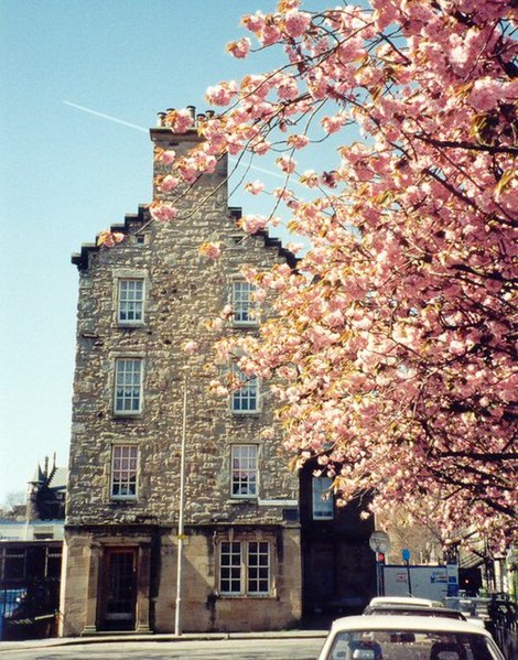 File:Nicolson Square - geograph.org.uk - 131759.jpg