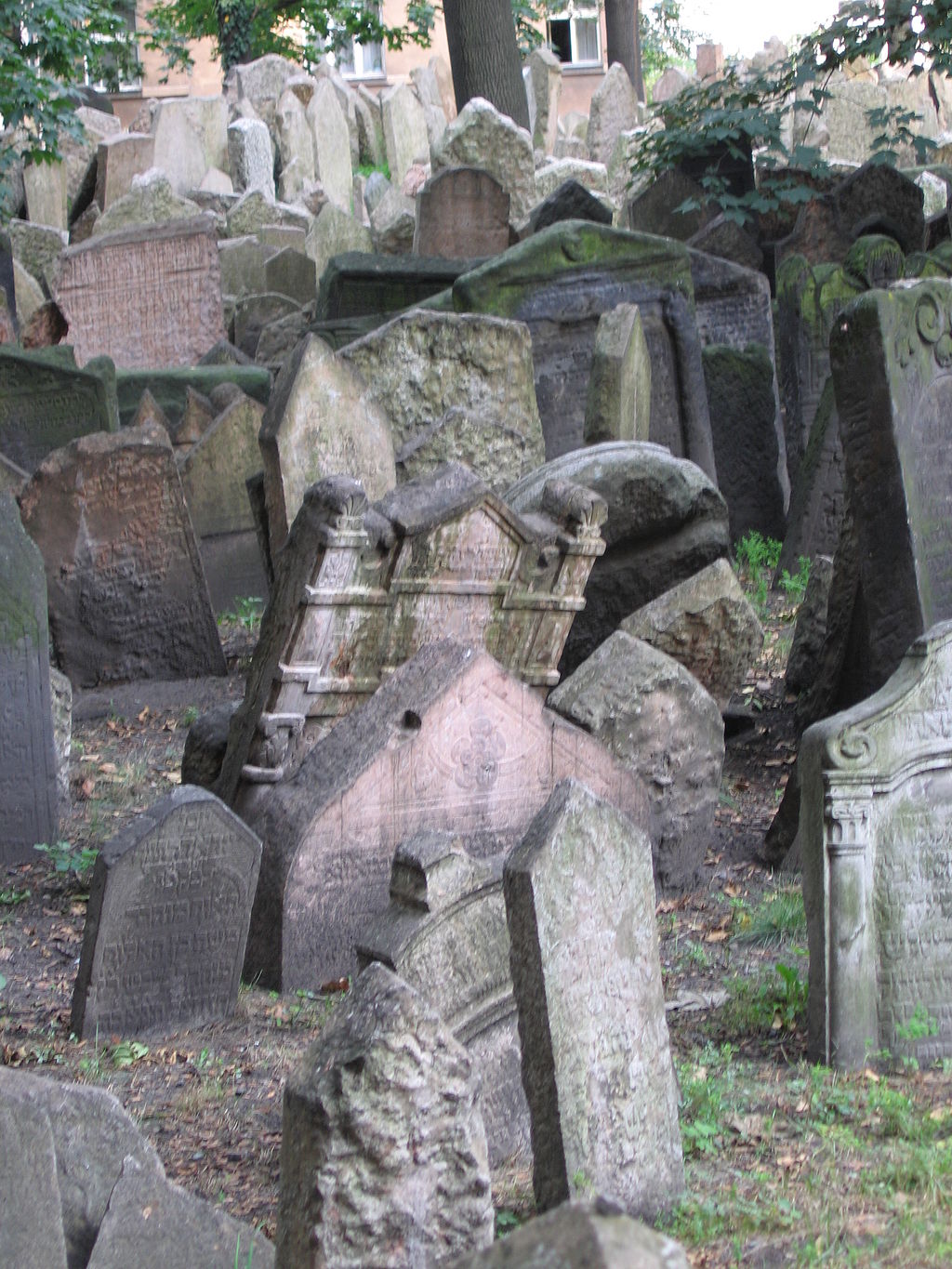 Old Jewish Cemetery, Prague 052