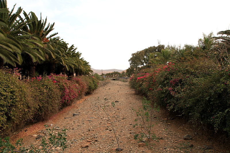 File:Pájara village - Plaza de Nuestra Señora de Regla-FV-30 14 ies.jpg