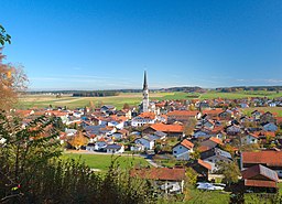 Palling, Landkreis Traunstein, Oberbayern, Ortsansicht vom Kalvarienberg