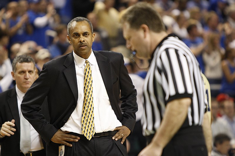 File:Paul Hewitt, 2010 ACC Men's Basketball Tournament.jpg