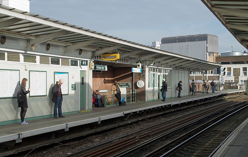 File:Peckham Rye railway station MMB 03.jpg