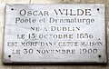 Emléktábla Párizsban, a Rue des Beaux-Arts 13. sz. ház falán, ahol Oscar Wilde meghalt