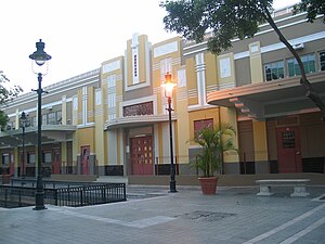 Plaza de Mercado Isabel Segunda farmer's market was built in 1863 Plaza del Mercado Isabel II in Ponce, PR (IMG 2684).jpg