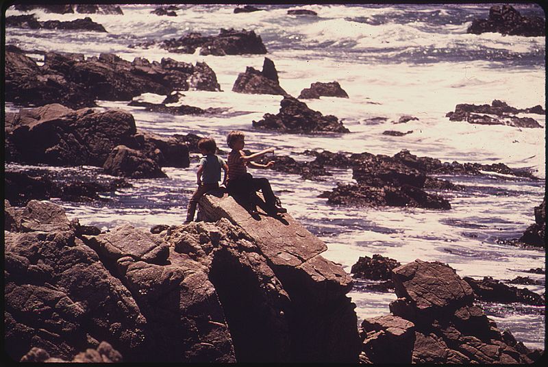 File:ROCKY COAST - NARA - 543139.jpg