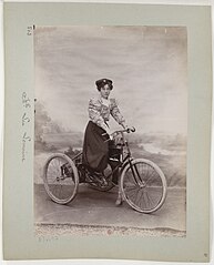 Racing cyclist Léa Lemoine on a "De Dion engined tricycle" Btv1b8433327h-p065.jpg