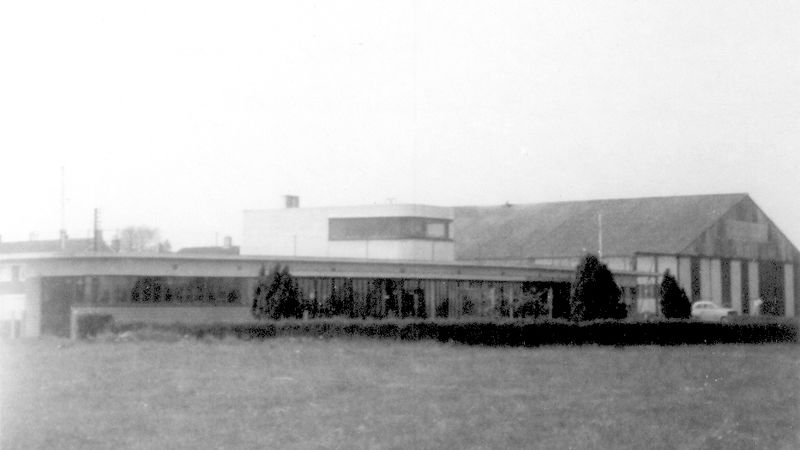 File:Ramsgate Airport clubhouse.jpg