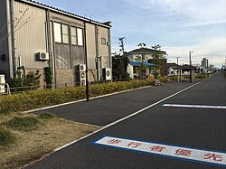 自転車・歩行者道として整備された現在の平島駅跡地。寺地側を望む（2015年12月2日）。