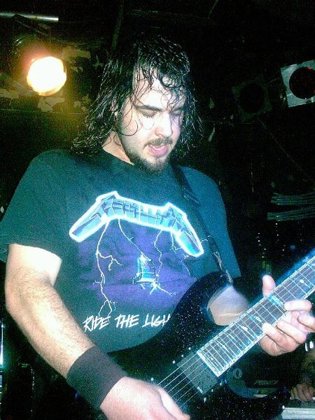 File:Rob Arnold, Chimaira 2004.jpg