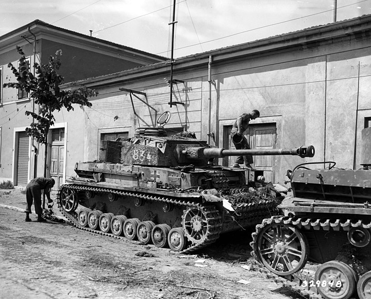 File:SC 329848 - U.S. troops inspect abandoned German Mark IV tank. Ponsacco area, Italy. 18 July, 1944. (52594208796).jpg