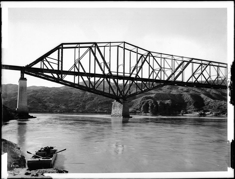 File:Santa Fe Bridge at Needles, over the Colorado River to Arizona, 1900-1950 (CHS-3439).jpg