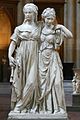 Grupo escultórico da princesa Luísa (à esquerda) e a sua irmã Frederica da Prússia. A estátua teria sido considerada demasiado erótica, tendo consequentemente sido cessada à visitação pública.[3]