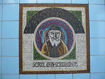 Mozaik Janasuci Seiriol sang Orang Benar, Abbas Priorat Penmon.
