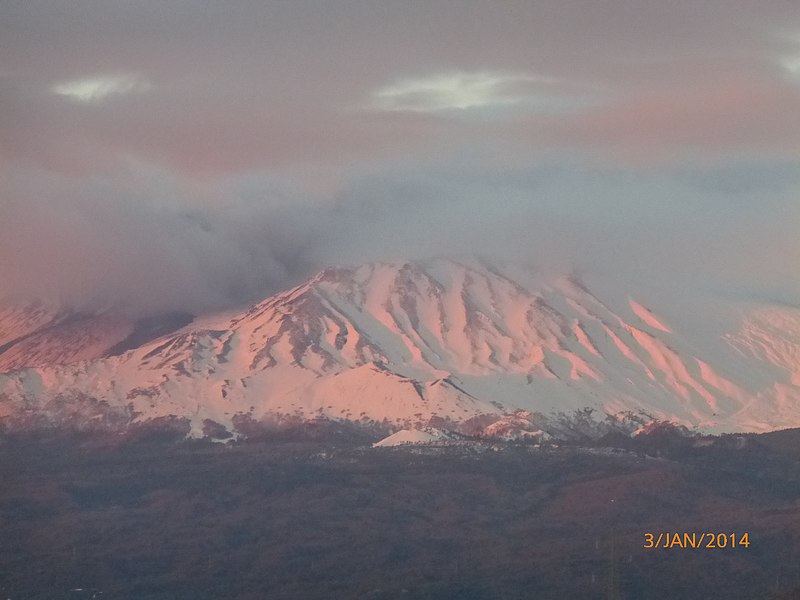 File:Sonnenaufgang am Ätna.JPG