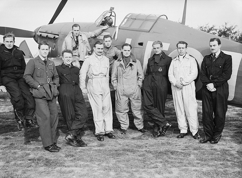 File:Squadron Leader Douglas Bader with pilots of No. 242 Squadron in front of his Hawker Hurricane at Duxford, September 1940. CH1413.jpg