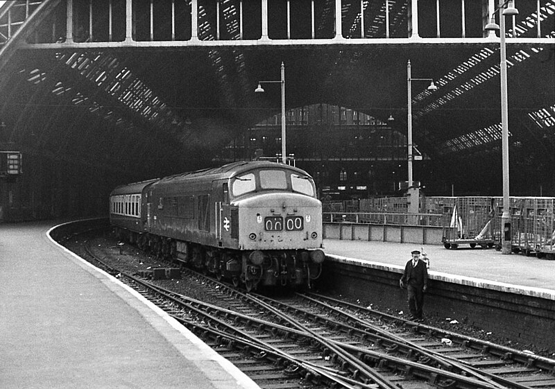 File:St Pancras, 12 April 1976.jpg