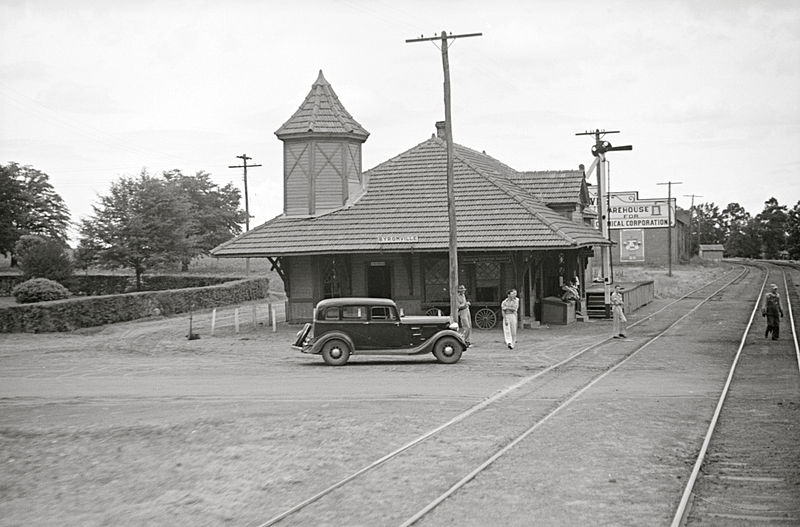 File:Station Byromville Georgia LOC fsa 8a03451.jpg