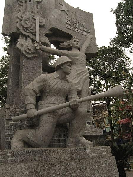 Tập_tin:Tượng_Trận_Hà_Nội_1946.jpg