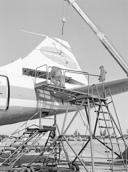 File:Tail of Boeing 707 removed at the AMARC 1984.JPEG