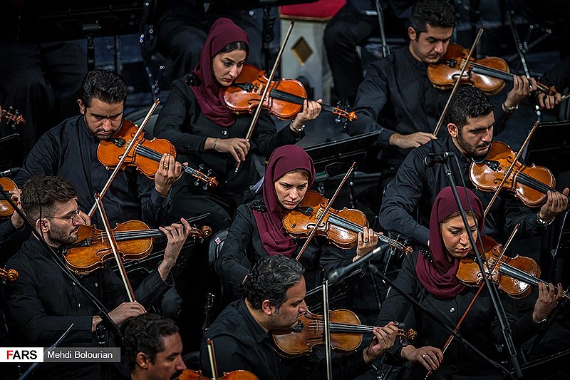 File:Tehran Symphony Orchestra Performs at Vahdat Hall 8 (2018-11-14).jpg