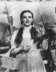 Judy Garland as Dorothy The Wizard of Oz Judy Garland 1939.jpg