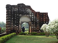 The tomb of Azimunnisha Begum, Murshidabad.jpg