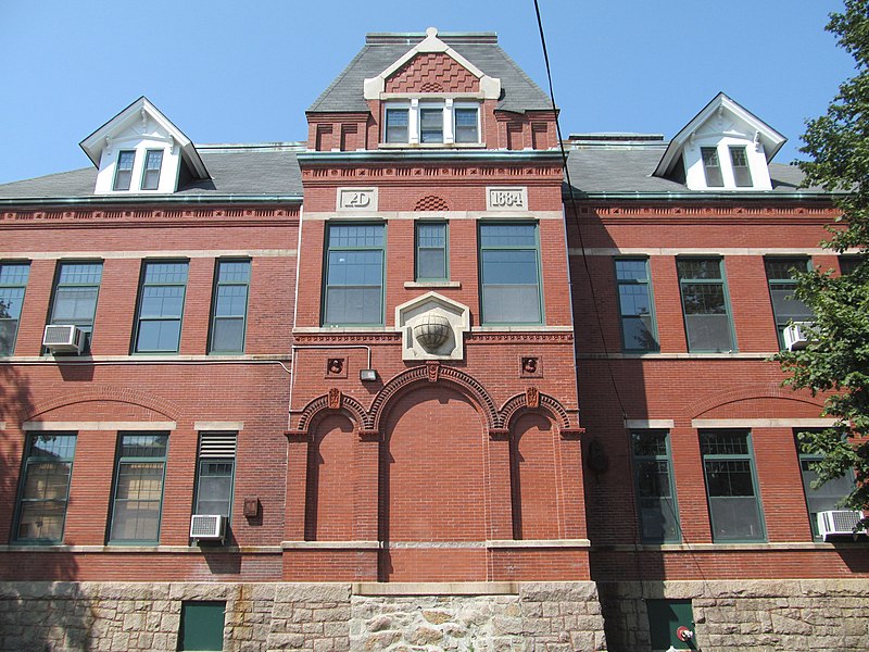 File:Thompson Street School, New Bedford MA.jpg