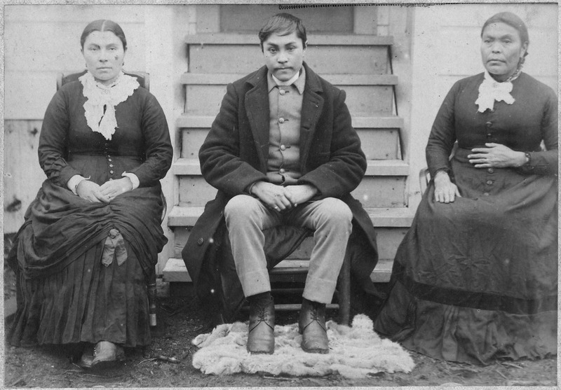 File:Two Indian women, and one Indian man - NARA - 297469.tif