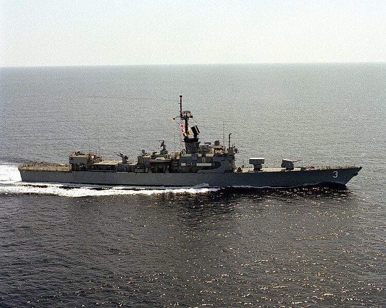 File:USS Schofield (FFG-3) stbd beam view.jpg