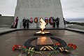 Büyük Vatanseverlik Savaşı sırasında Sovyet Arktik Savunucuları Anıtı'nda bir anma töreni
