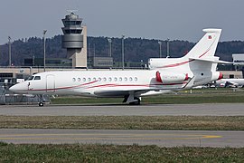 Untitled Dassault Falcon 7X HB-JOB (28778181404).jpg