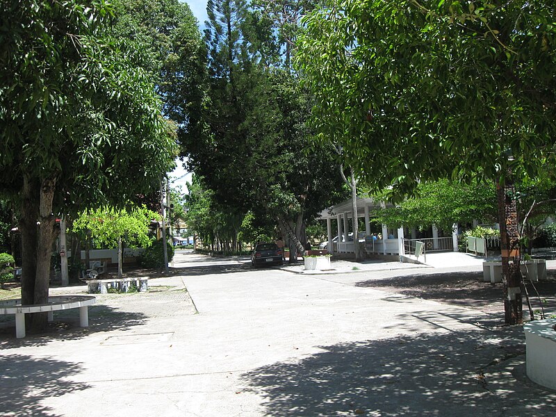 File:Wat Chong Lom (Pattaya) 4.JPG