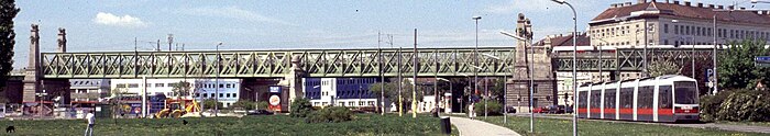 Bridge over the left Wienzeile Wien BrueckeWienzeile.jpg