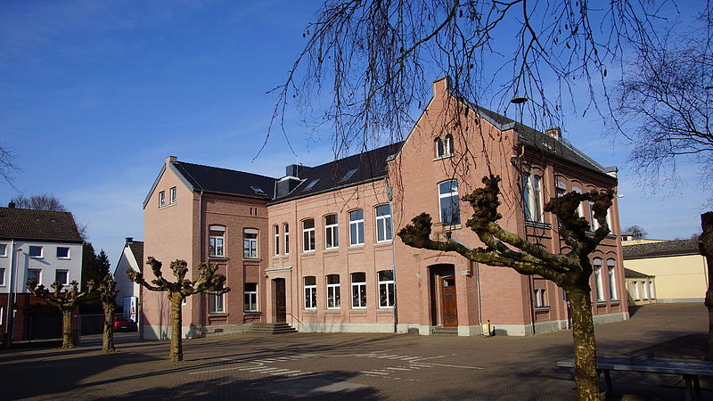 File:Wilhelm-Busch-Grundschule Bedburg-Broich.jpg